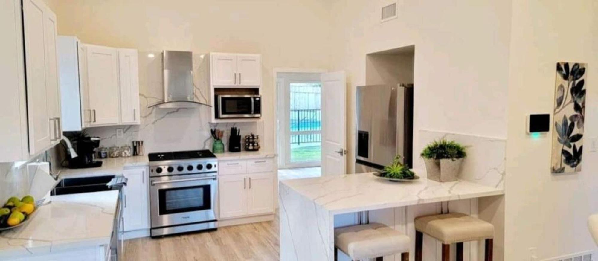 Spacious 4Bed 2Bath, Gated Pool, Wi-Fi, Garage Villa Los Angeles Exterior photo
